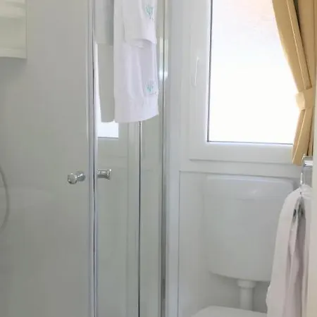 Mobile Ani, * Biograd na Moru